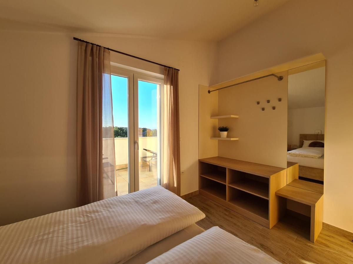Orkula Apartments Pašman Esterno foto